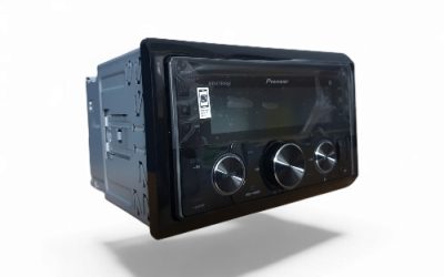 PIONEER DOUBLE DIN CAR RADIO/USB/SD/BT